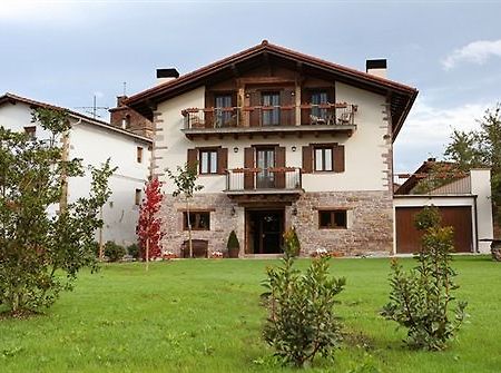 Hotel Rural Iribarnia Lantz Bagian luar foto