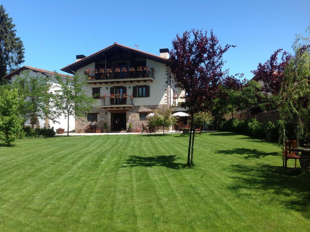 Hotel Rural Iribarnia Lantz Bagian luar foto