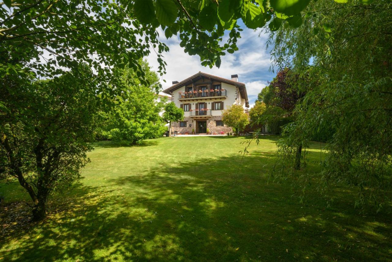 Hotel Rural Iribarnia Lantz Bagian luar foto