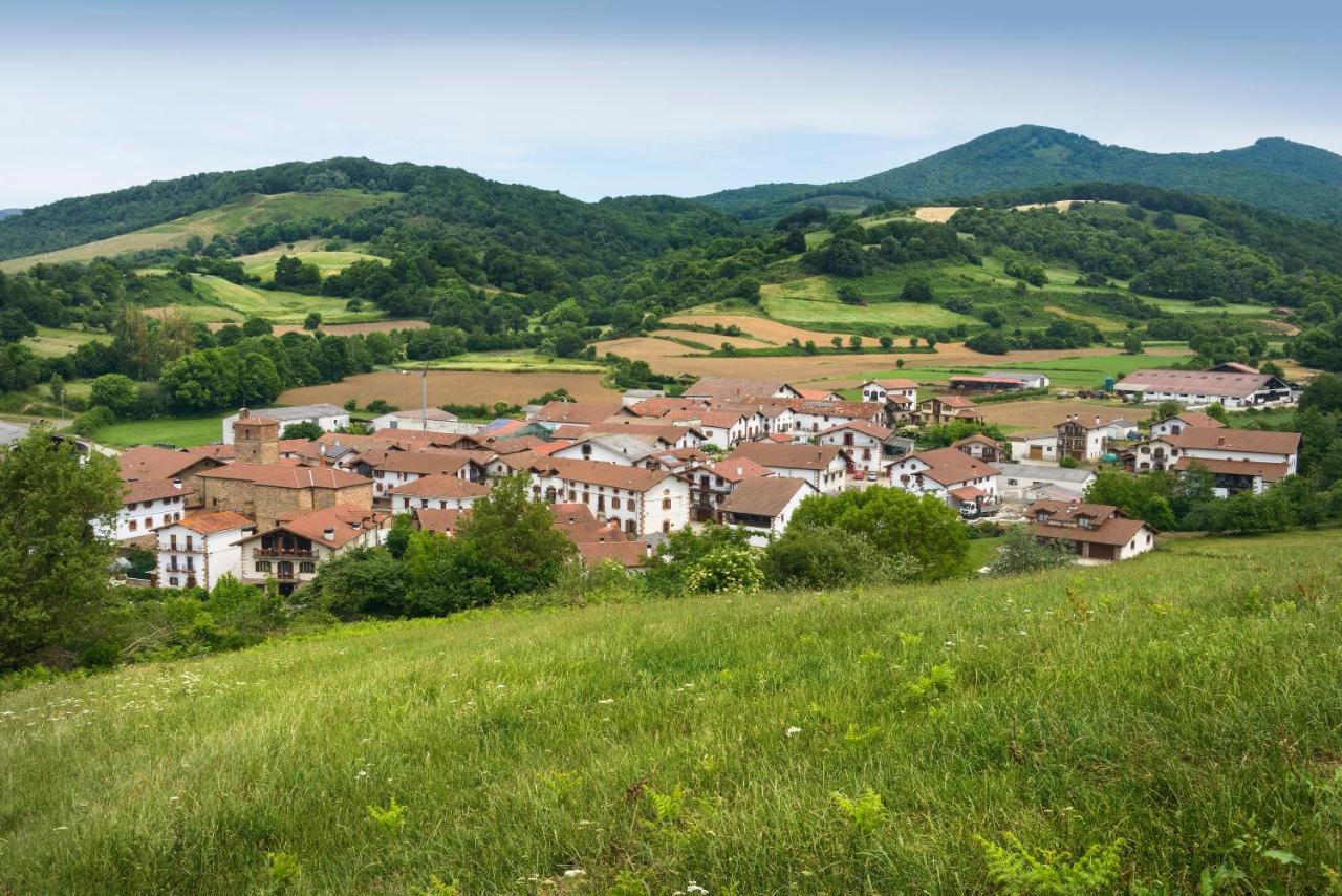 Hotel Rural Iribarnia Lantz Bagian luar foto