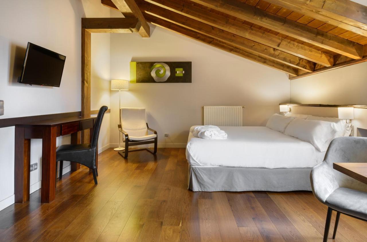 Hotel Rural Iribarnia Lantz Bagian luar foto