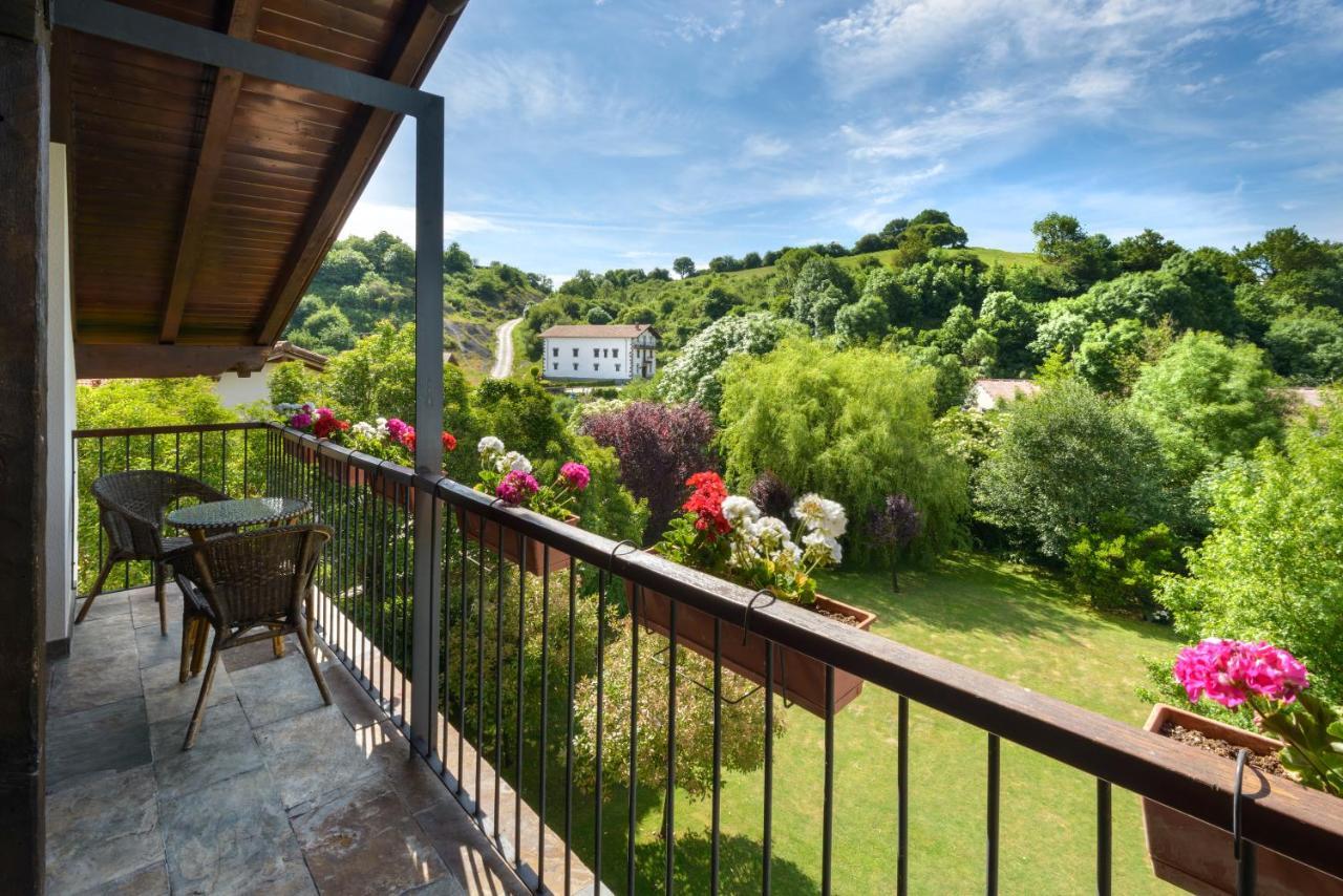 Hotel Rural Iribarnia Lantz Bagian luar foto