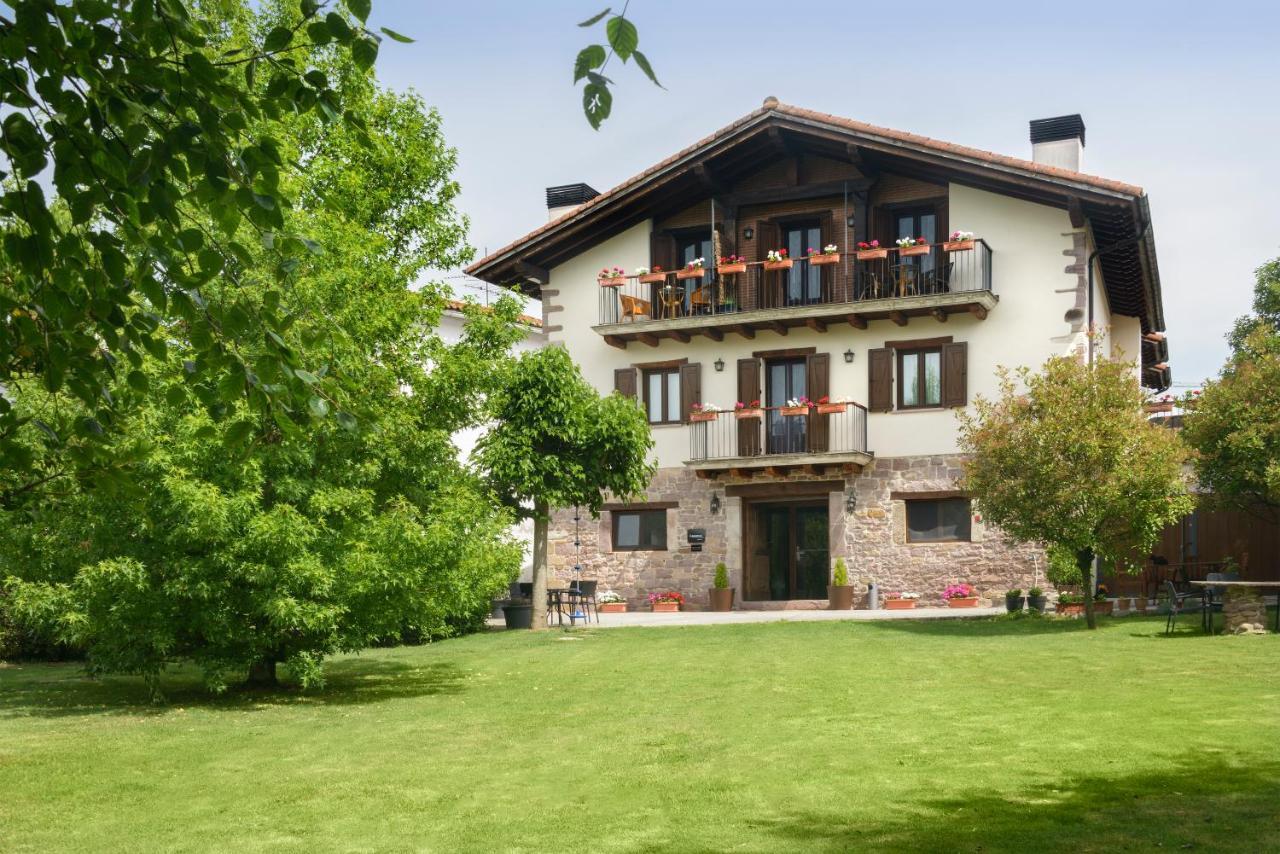 Hotel Rural Iribarnia Lantz Bagian luar foto